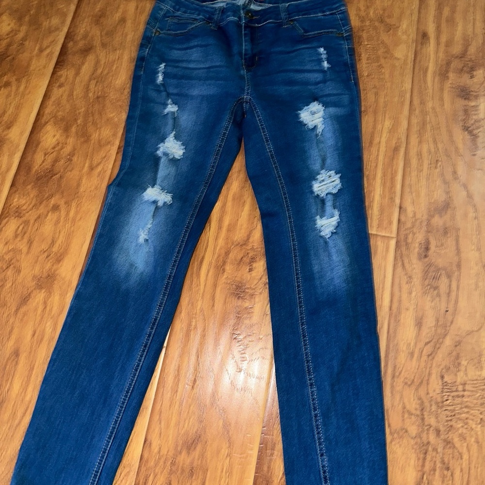 Stylish Blue Distressed Women Jeans
